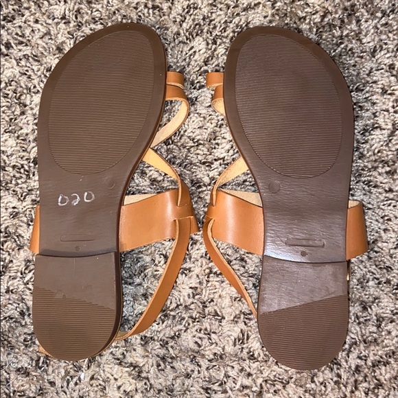 Sandals - Picture 2 of 4